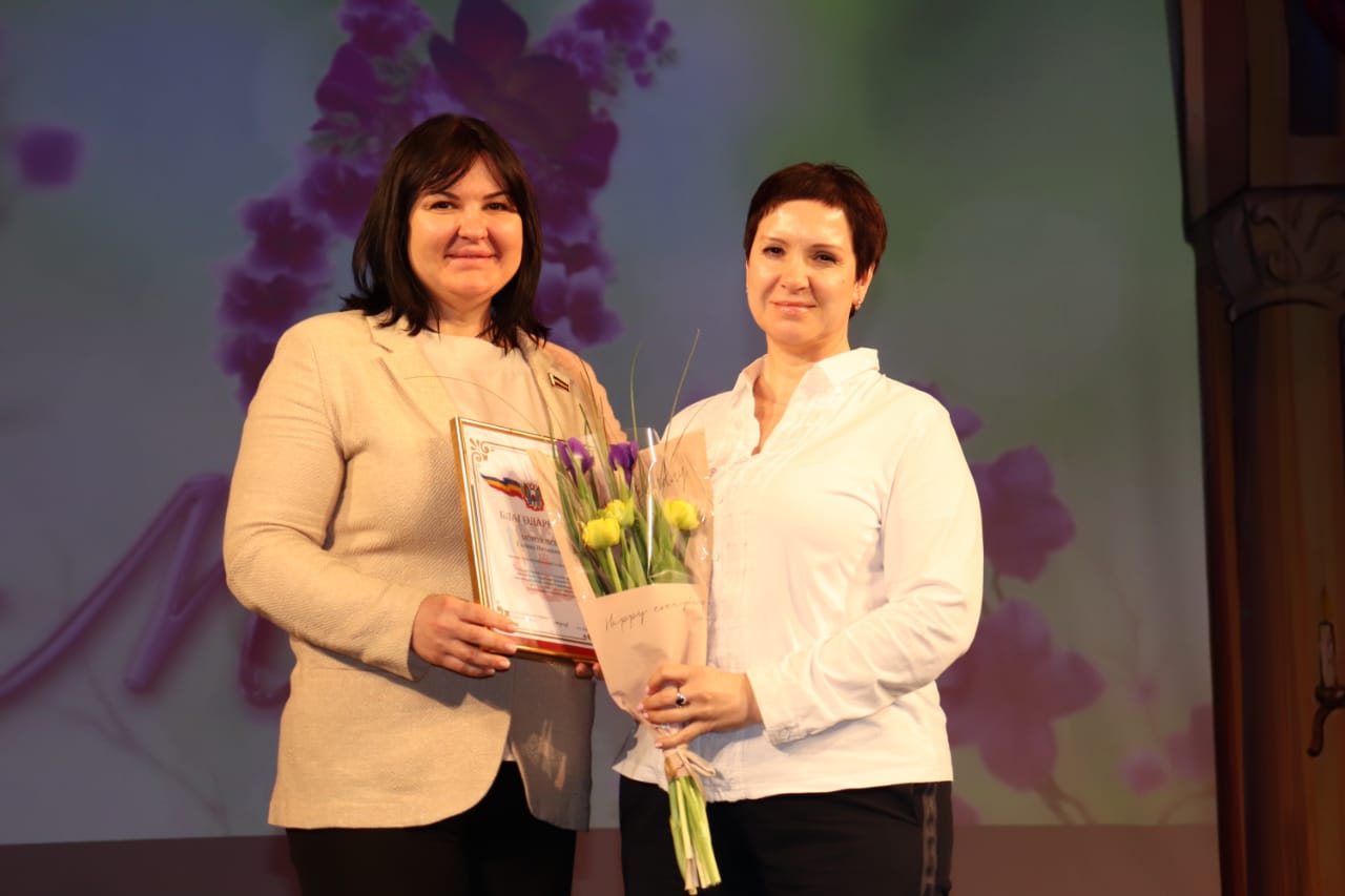 Ирина Жукова поздравила жительниц города Шахты с Международным женским Днем